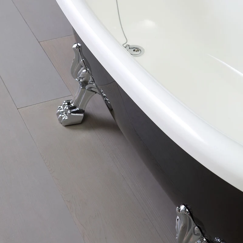 Baignoire classique noir et blanc