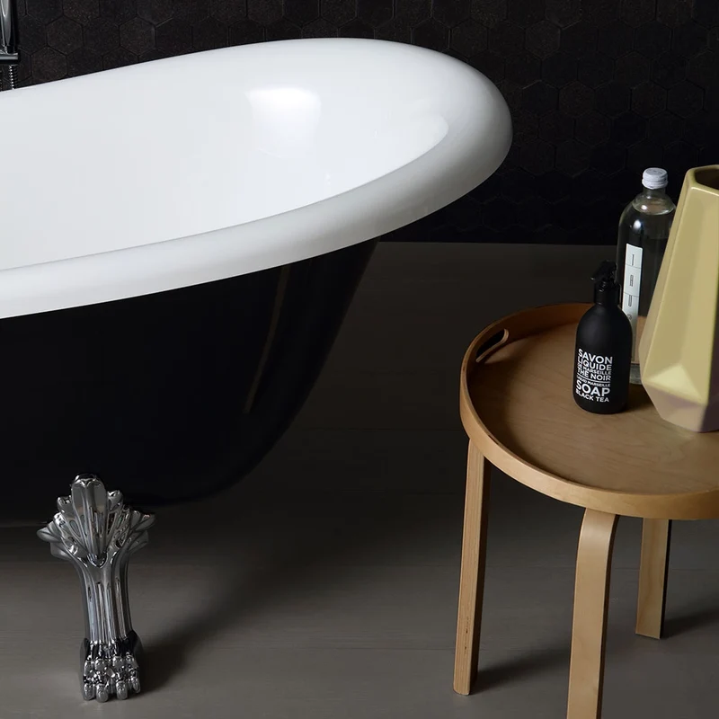 Baignoire classique noir et blanc