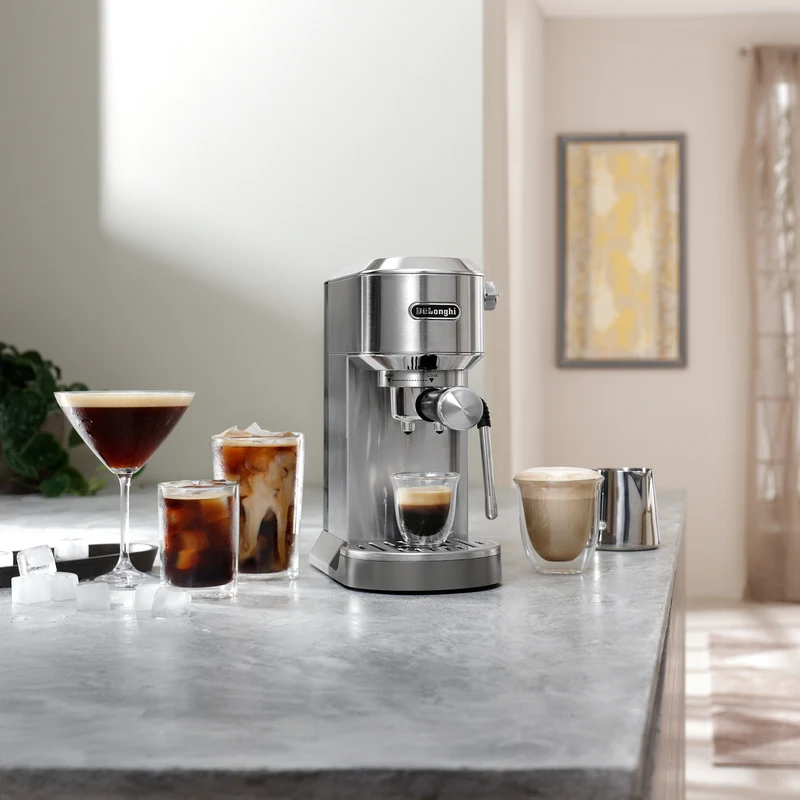 Machine à espresso compacte Dedica Duo Cold Brew acier inoxydable – De'Longhi
