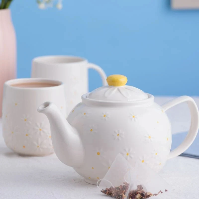 Théière en grès Marguerites 6 tasses – Price & Kensington