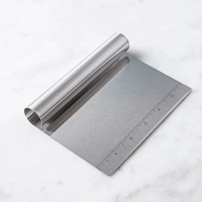 Coupe-pâte et grattoir en acier inoxydable 15,2 cm – À La Tarte