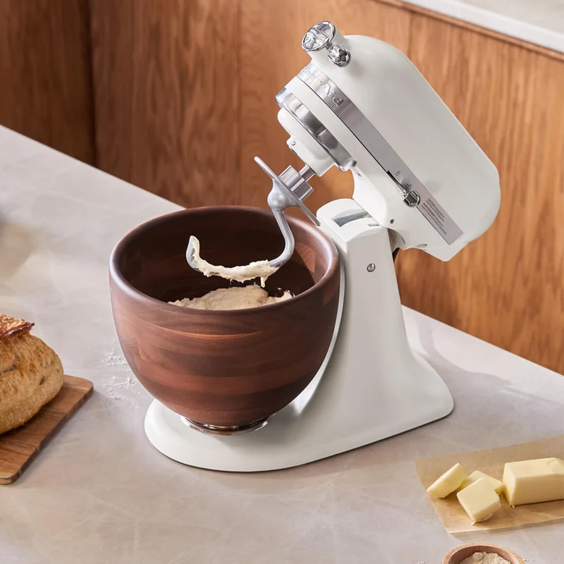 Batteur sur socle Artisan Porcelaine avec bol en noyer 5 pintes - KitchenAid