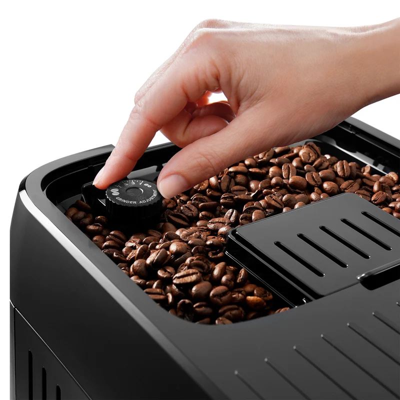 Machine à café automatique avec broyeur Magnifica Plus – De'Longhi