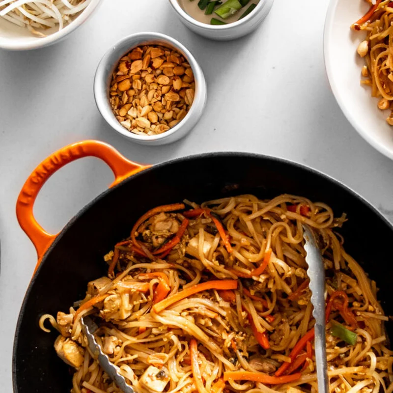 Wok en fonte avec couvercle Volcanique 4,8 L - Le Creuset