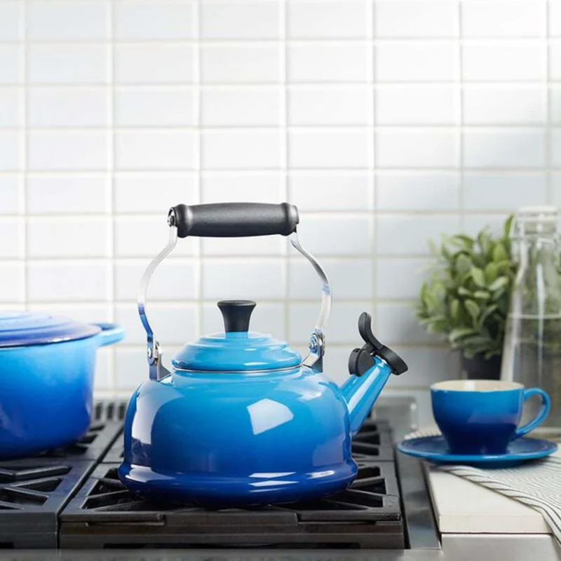 Bouilloire sifflante classique Bleuet 1,6 L - Le Creuset