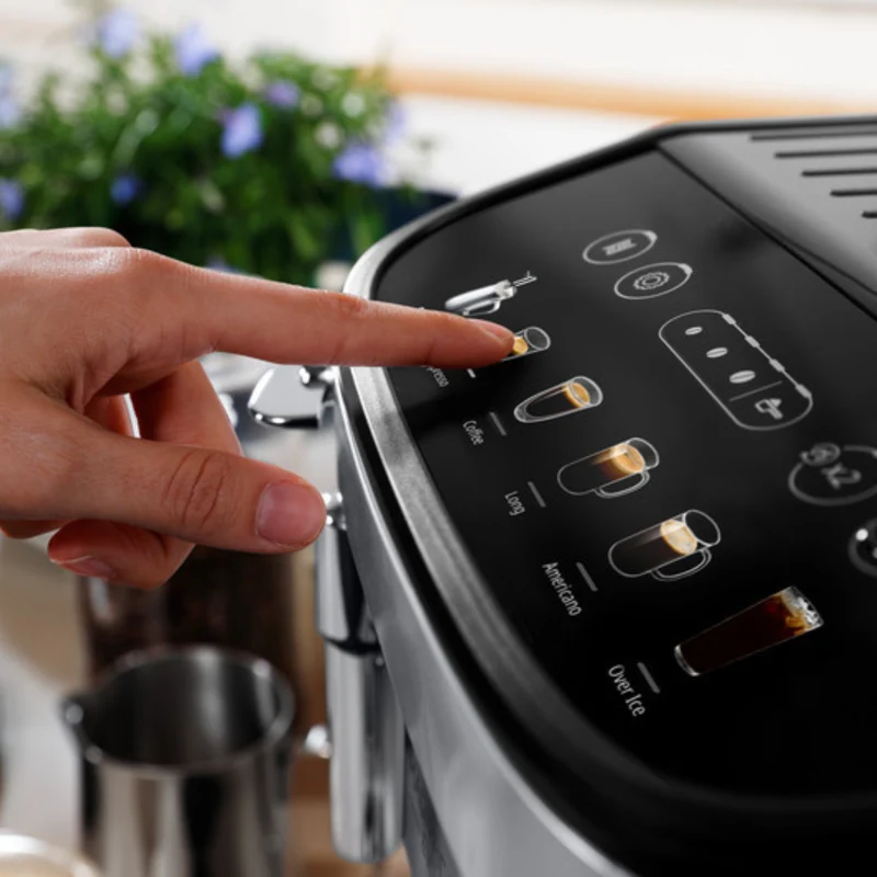 Machine à café automatique Magnifica Evo avec buse - De'Longhi