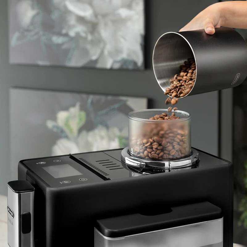 Machine à café automatique Rivelia noire onyx - De'Longhi