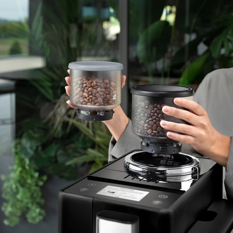 Machine à café automatique Rivelia noire onyx - De'Longhi