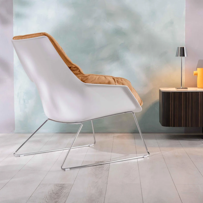 Fauteuil en polypropylène jaune 85 cm x 74 cm H. 86 cm