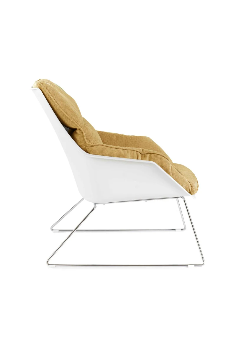 Fauteuil en polypropylène jaune 85 cm x 74 cm H. 86 cm
