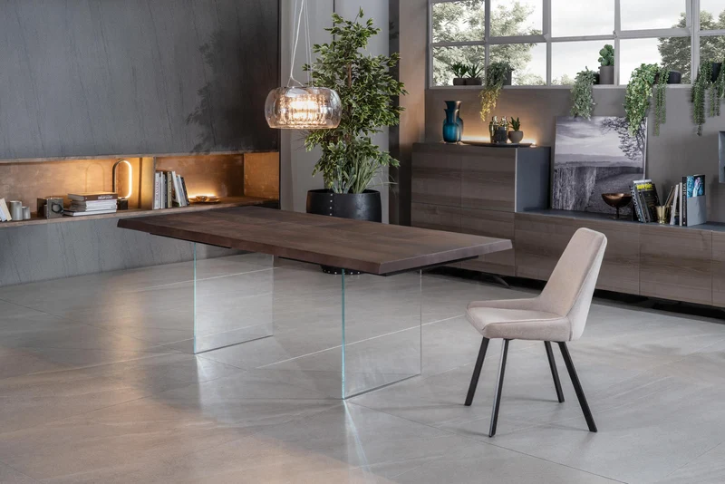 Table fixe en chêne traité thermiquement et pieds en verre transparent 100x200x76h cm