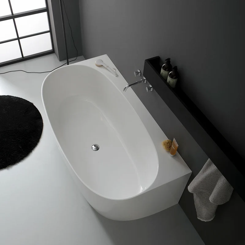 Baignoire ovale autoportante en résine marbrée