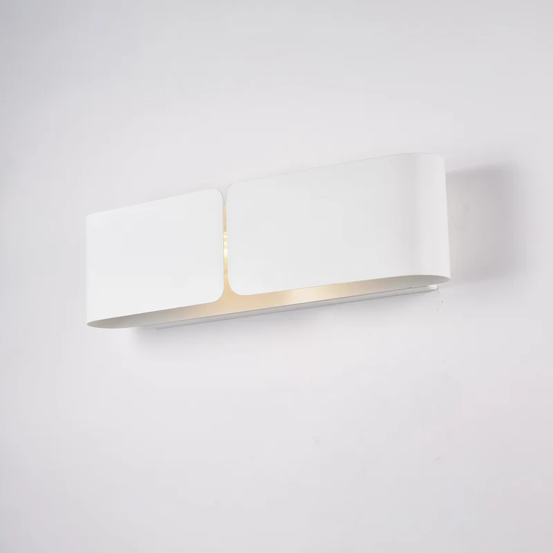 Applique avec diffuseur découpé laser en fer laqué blanc 2 lumières H.12 - L.45 - D.10