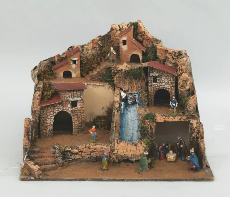 Crèche en bois avec 11 personnages 54x40x38 cm