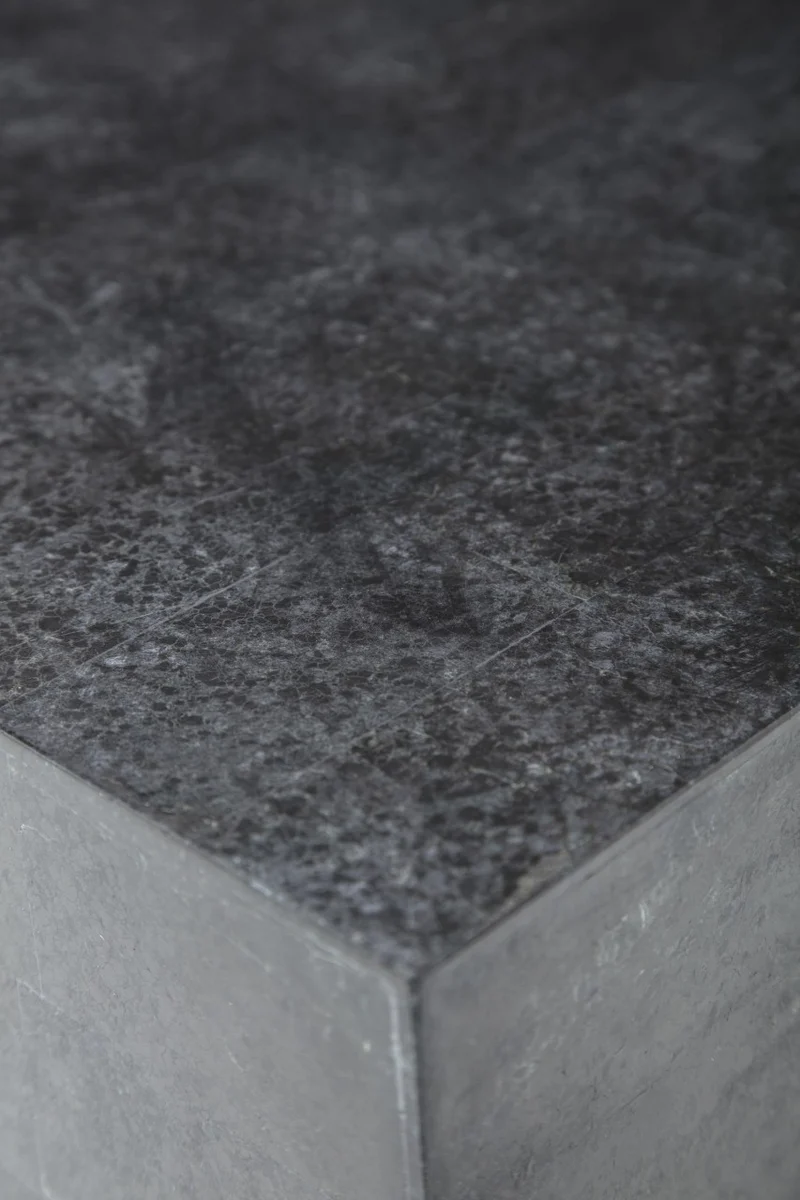 Table basse moderne en pierre noire 80 x 80 xh 28 cm