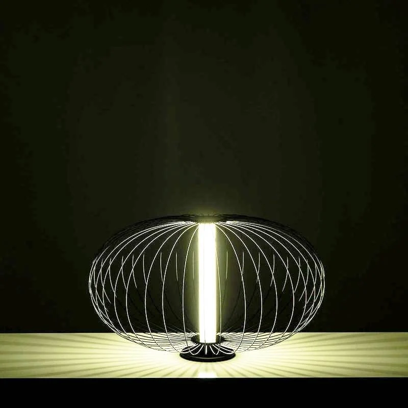 Lampe de table LED avec abat-jour en acier noir poli 50x50xh. 29 cm