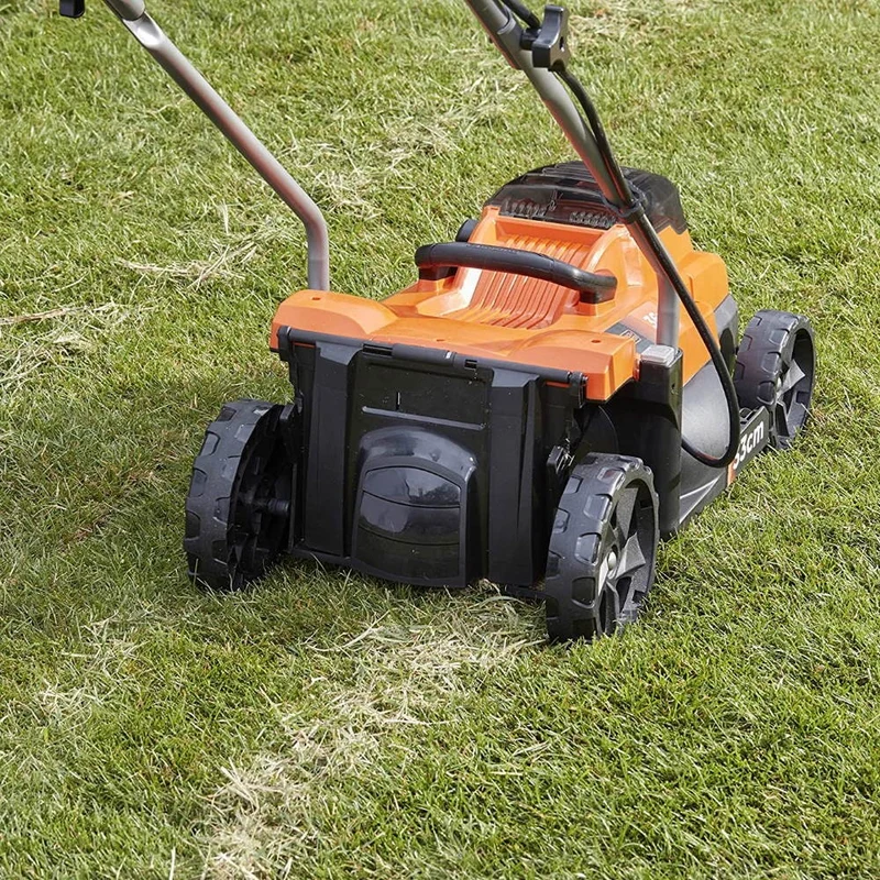 Tondeuse à gazon Black&Decker double batterie 18V