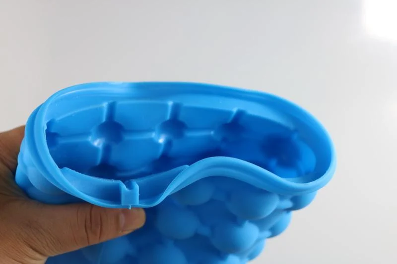 Grand Bac à Glaçon en Silicone avec Couvercle [120 cubes de glaçon]