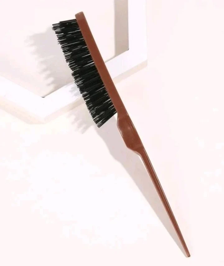 Teasing brush