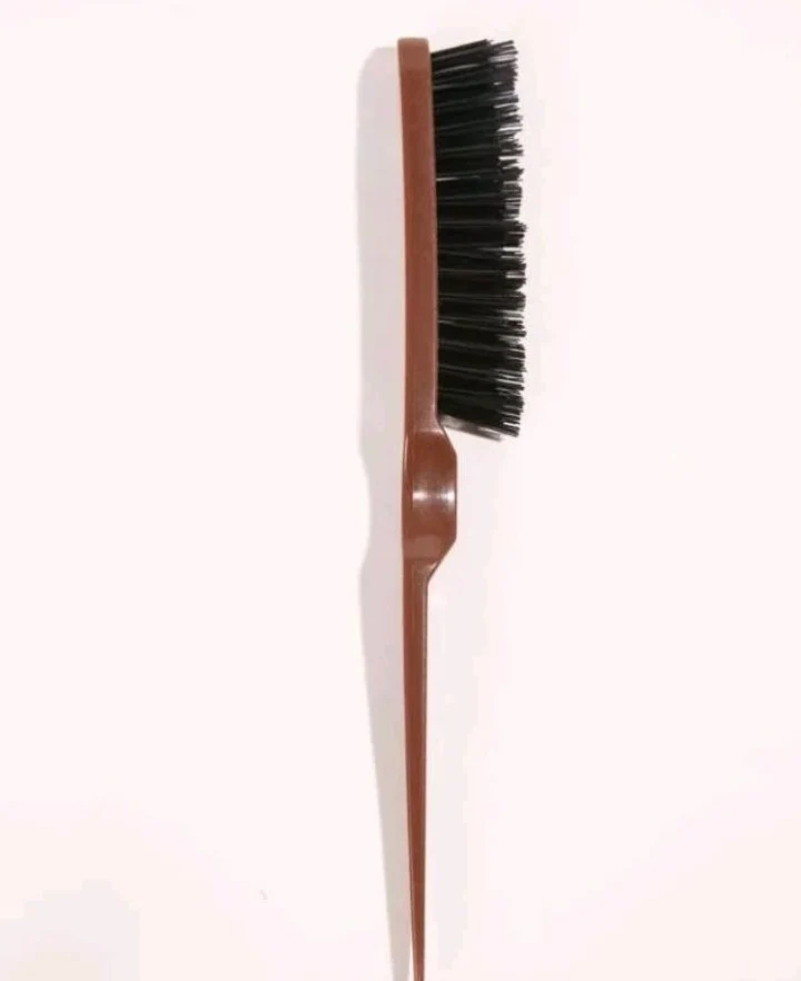 Teasing brush