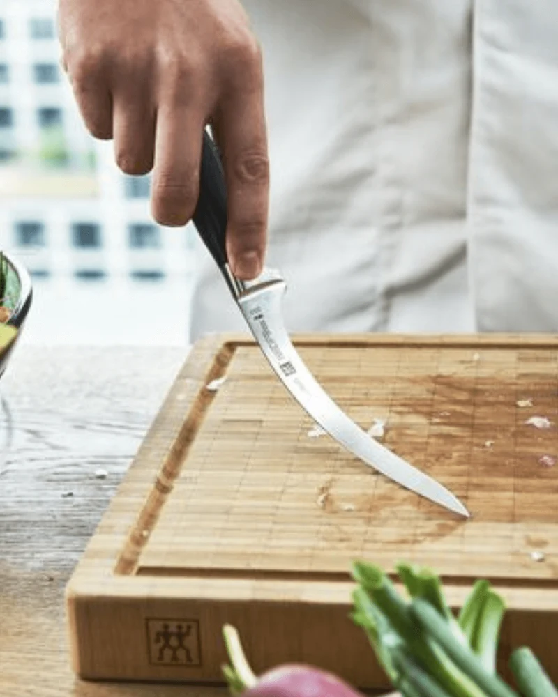 Couteau à filet 18 cm – ZWILLING Four Star – Forgé en Allemagne