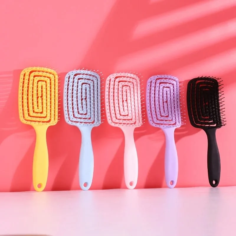Maze detangling brush