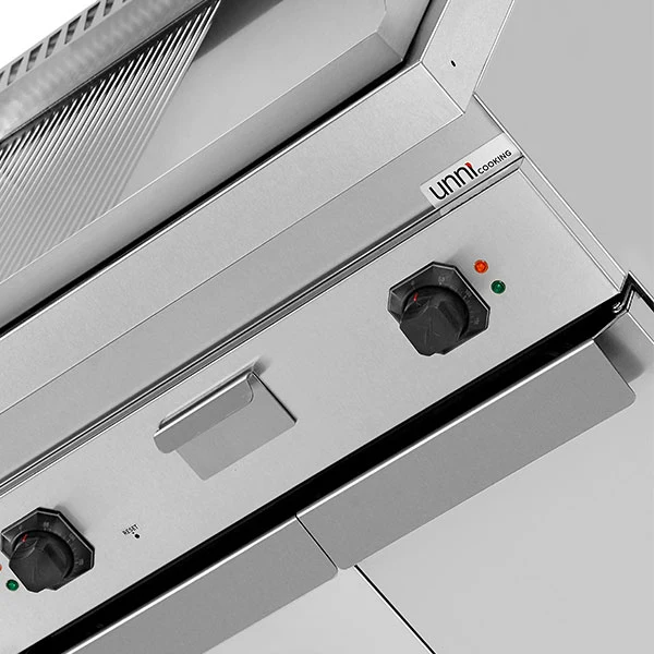 Plancha électrique sur meuble inox 1/2 lisse 1/2 rainurée - L 800 x P 700 x H 850/900 mm - 9 kW - Unninox