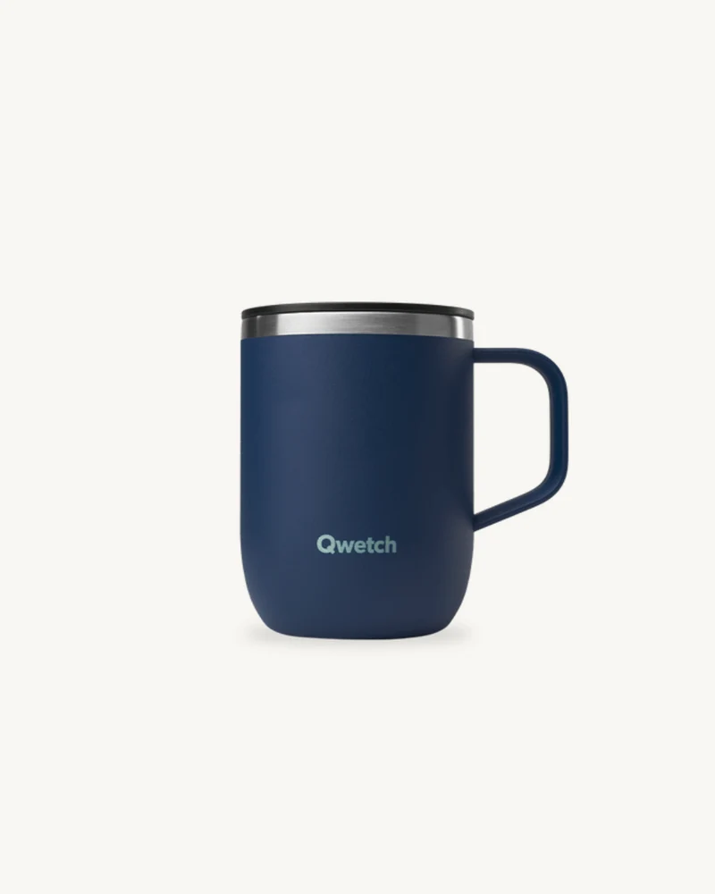 Mug isotherme 350 ml en inox recyclé avec anse – QWETCH - Disponible en 4 Couleurs : Rose, Bleu, Vert, Noir