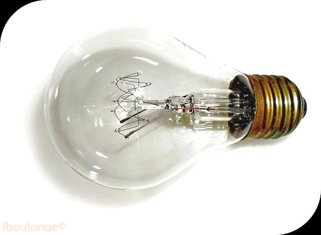 Lampe four